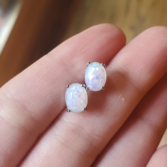 NWOT Stunning White Triplet Opal Oval Studs - Picture 7 of 14
